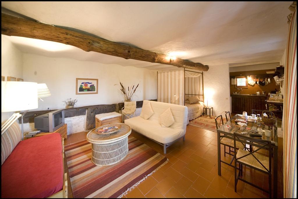 Agriturismo Famiglia Al Castello Di Bagnolo Bagnolo Piemonte Værelse billede