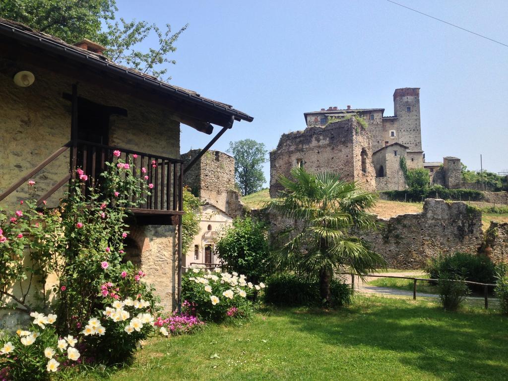 Agriturismo Famiglia Al Castello Di Bagnolo Bagnolo Piemonte Værelse billede